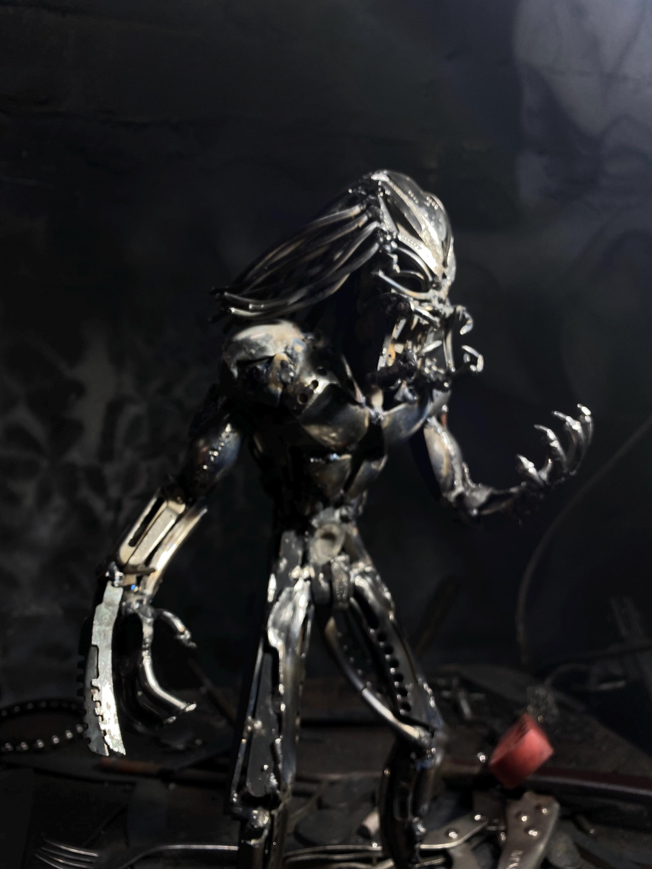 エイリアン　プレデター　金属アート Predator scrap metal art - Etsy 日本