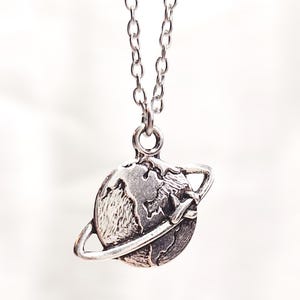 Collier argent avion carte du monde pendentif bijoux 45 50 55 cm idée cadeau femme copine porte bonheur confirmation voyage terre