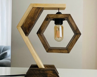 Lampe de table hexagonale en bois, lampe rustique moderne, lampe de salon faite main, éclairage de nuit de bureau en bois, lampes en bois pour pendaison de crémaillère