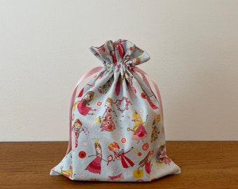 Bolsa de regalo de tela hecha a mano: bolsa mediana reutilizable con cordón