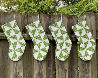 Media navideña de patchwork verde y blanco hecha a mano: colcha vintage