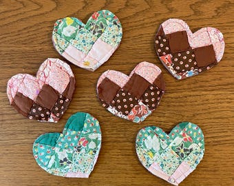 Posavasos acolchados con forma de corazón hechos a mano: decoración vintage reciclada para San Valentín