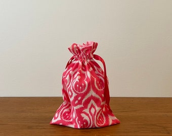 Bolsa de regalo de tela hecha a mano: pequeña bolsa reutilizable con cordón