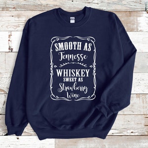 Tennessee Whiskey Sweatshirt, Country Music Graphic, Wine Lover Gift bild 8