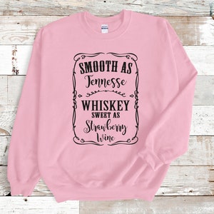 Tennessee Whiskey Sweatshirt, Country Music Graphic, Wine Lover Gift bild 3
