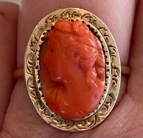 vintage cameo cocktail ring in 14k gold setting, … - image 2