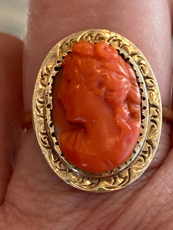 vintage cameo cocktail ring in 14k gold setting, … - image 4