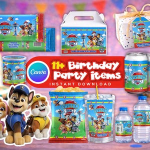 Puede incluir: Una colección de artículos para fiestas de cumpleaños con los personajes de Paw Patrol. Los artículos incluyen envoltorios de caramelos, una caja de regalo, latas de bebidas, botellas de agua y una bolsa de aperitivos. Los productos están decorados con el texto "Custom Turns".