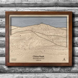 China Peak, Californie - Carte des pistes de ski | Art de pistes de ski, art de carte en bois, cartes en bois gravées, décoration de ski, cadeaux de ski