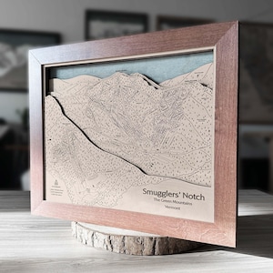 Smuggler's Notch, Vermont : carte des pistes de ski | Art montagne piste de ski, art mural en bois, carte gravée, décoration de ski, cadeau ski, snowboard