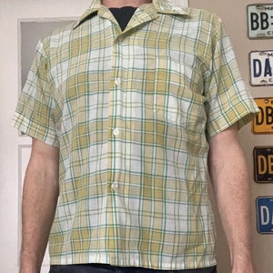 Vintage Donegal 14 Small Button Down Shirt 1960s Loop Collar Gold