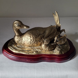 10&quot; Vintage Brass Ducks Figurine -Mother Duck with 2 Ducklings on Wood Base,Study and Office Decor, Festivaal Decor and Gift,Seasonal Decor.