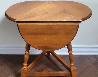 Vintage Solid Wood Triangle Drop-Leaf Table – Mid-Century Cloverleaf Occasional Table, End Tables