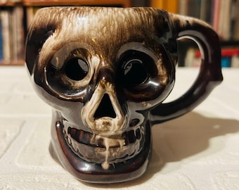 Rare vintage Nanco Skull mug, excellent condition circa 1960-1970s.  Hard to find collectable mug.
