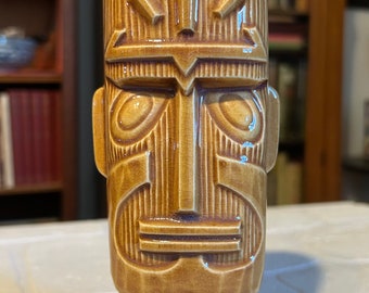 Rare Vintage Tiki Mug from Bob Lee's Islander in Boston Massachusetts, OMC mug with Vertical lettering early mug from the famous Restaurant.