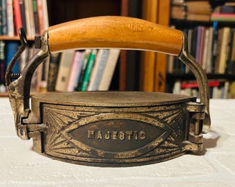 Antique Majestic Revolving Combination Fluting / Sad  Iron circa 1899