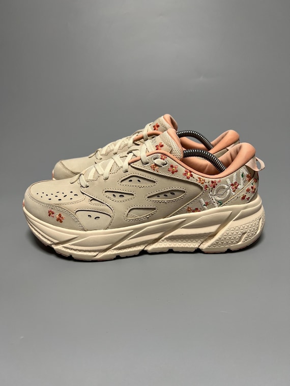 Hoka One One Clifton L BP Running Shoes Walking Gym 1153618 VRY Vibrant Bloom Pack ‘Vanilla / Dry Clay’ View 2