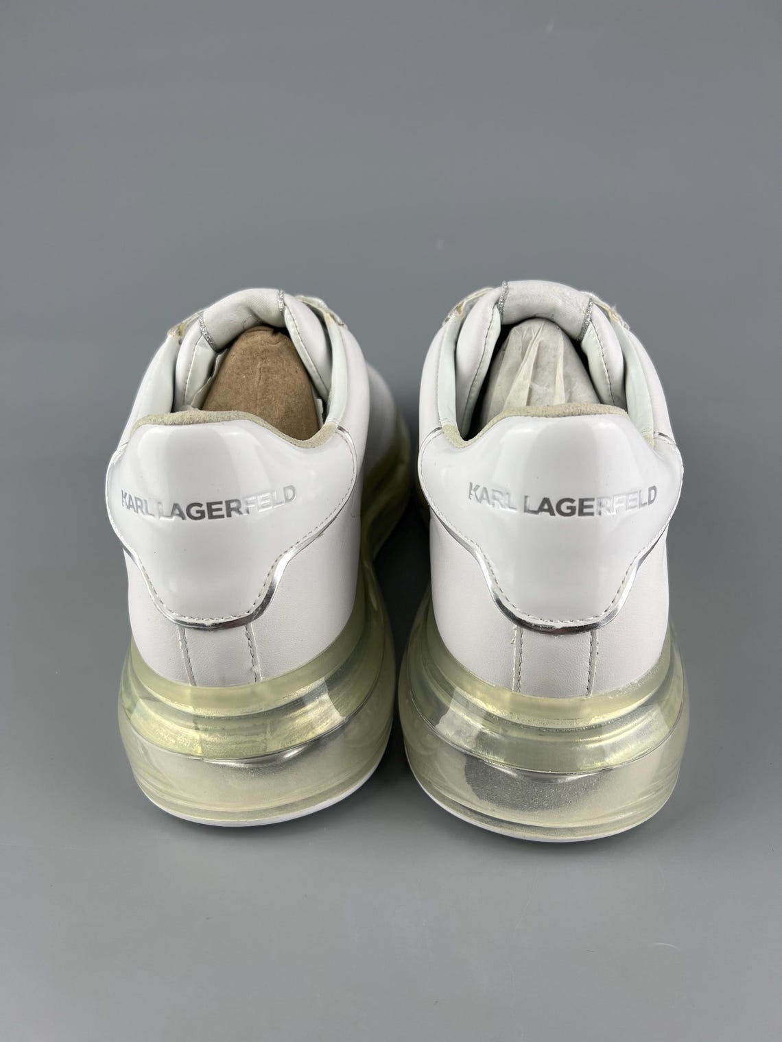 US 10(9) Karl Lagerfeld Karl Iconic 3D Logo Leather Sneakers KL62630N-01S, foto 3 de 5