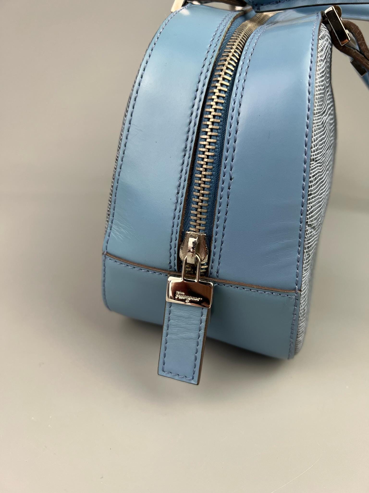 Salvatore Ferragamo Leather Shoulder Bag Blue Authentic AB-21 1234 