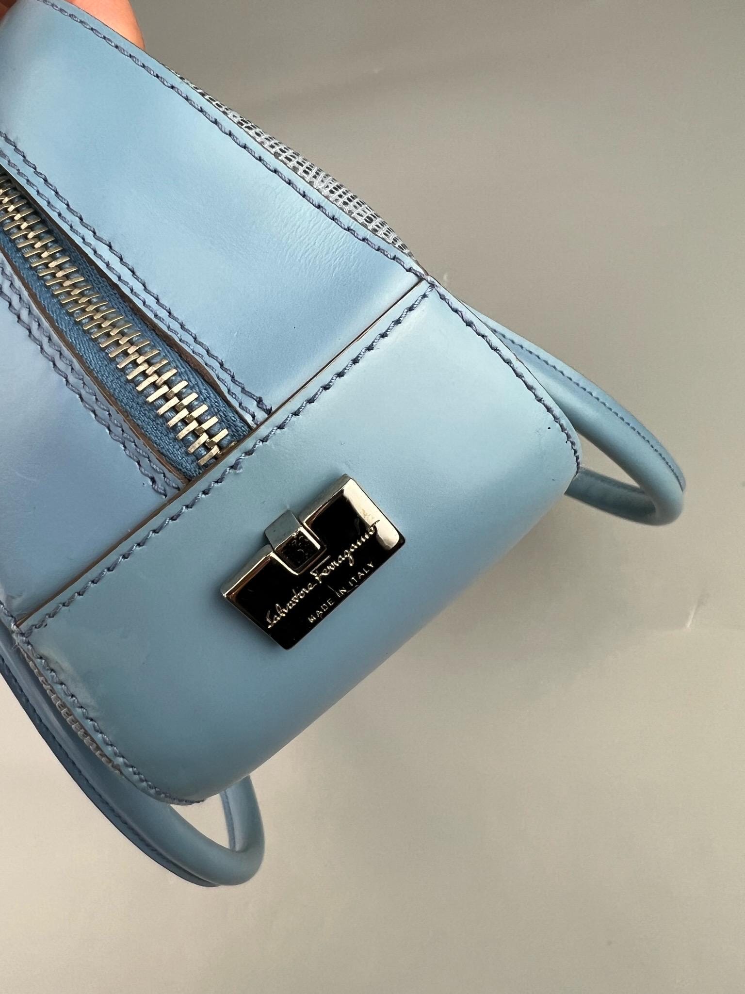 Salvatore Ferragamo Leather Shoulder Bag Blue Authentic AB-21 1234 