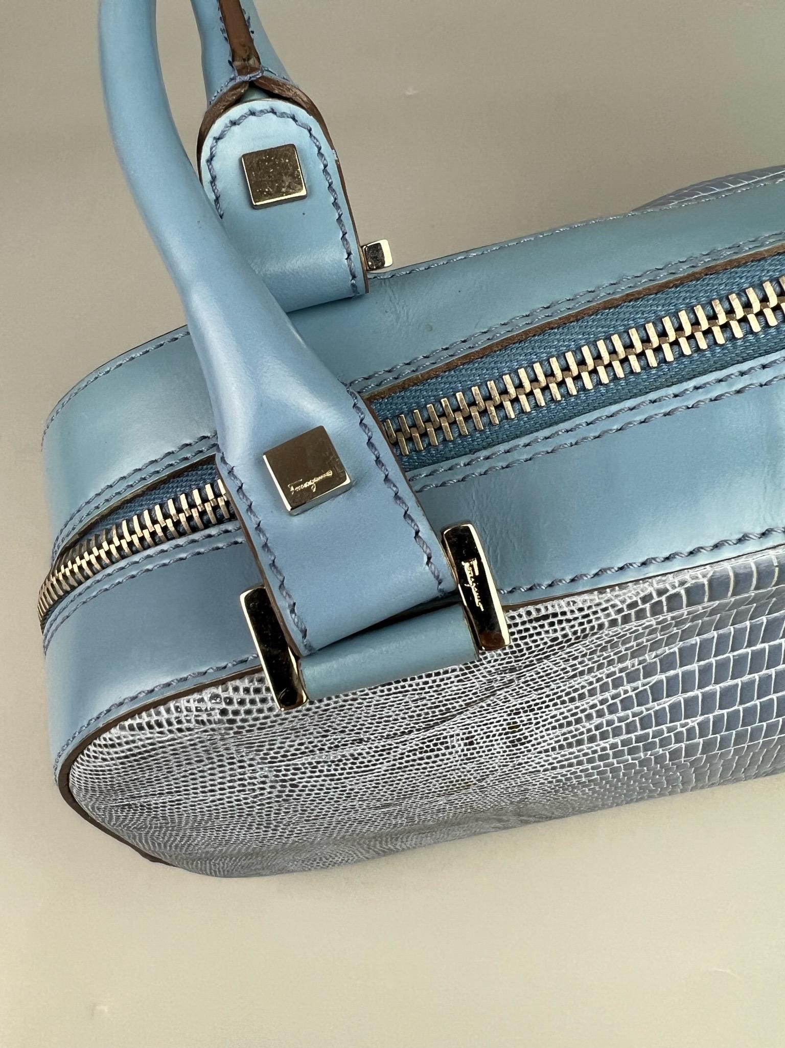 Salvatore Ferragamo Leather Shoulder Bag Blue Authentic AB-21 1234 