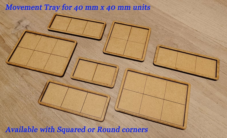 Puede incluir: Seis bandejas de movimiento de madera para unidades de 40 mm x 40 mm. Las bandejas tienen un patr&oacute;n de cuadr&iacute;cula y est&aacute;n disponibles con esquinas cuadradas o redondeadas.