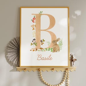 Póster inicial de bosque, impresión inicial, inicial del nombre de bosque, decoración de guardería de bosque, habitación de bebé de bosque, póster de acuarela para niños