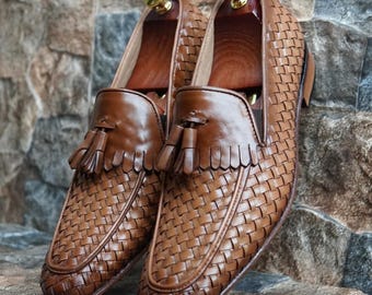 Heren bruin geweven leren loafers met kwastjes luxe instappers handgemaakte elegante stijl