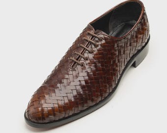 Handgemaakte bruin geweven leren oxfordschoenen: Italiaanse geklede herenschoenen