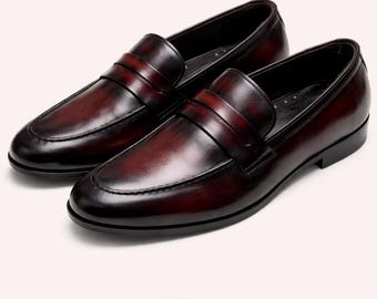 手作りのレザーメンズローファー｜エレガントなバーニッシュドブラウンのスリッポンドレスシューズ｜フォーマルシューズ