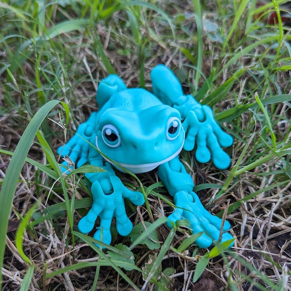 White's Tree Frog Articulated Figure- 3D Printed Desk Companion and Decor