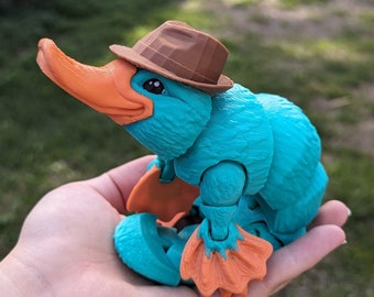 Large Articulated Platypus 3D Printed Figure with removable hat accessory - Posable Desktop Companion, Unique Wildlife Gift, Animal Model