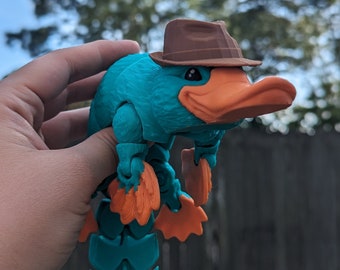 Large Articulated Platypus 3D Printed Figure with removable hat accessory - Posable Desktop Companion, Unique Wildlife Gift, Animal Model