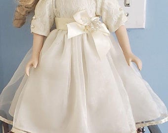 The Collectors Choice by Dan Dee Porcelain Doll 15 1/2" w/Stand