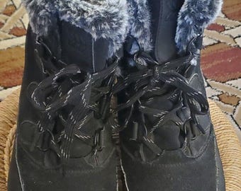 Womens Target Black Snow Lace Up Boots Faux Fur Size 9