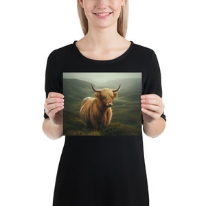 Serene Highland Kuh Poster - mattes Finish Wandkunst für Zuhause & Büro