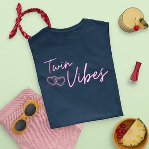Twin Vibes, Women&#39;s Tee