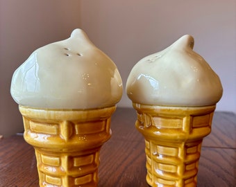 Cono gelato vintage, sale e pepe