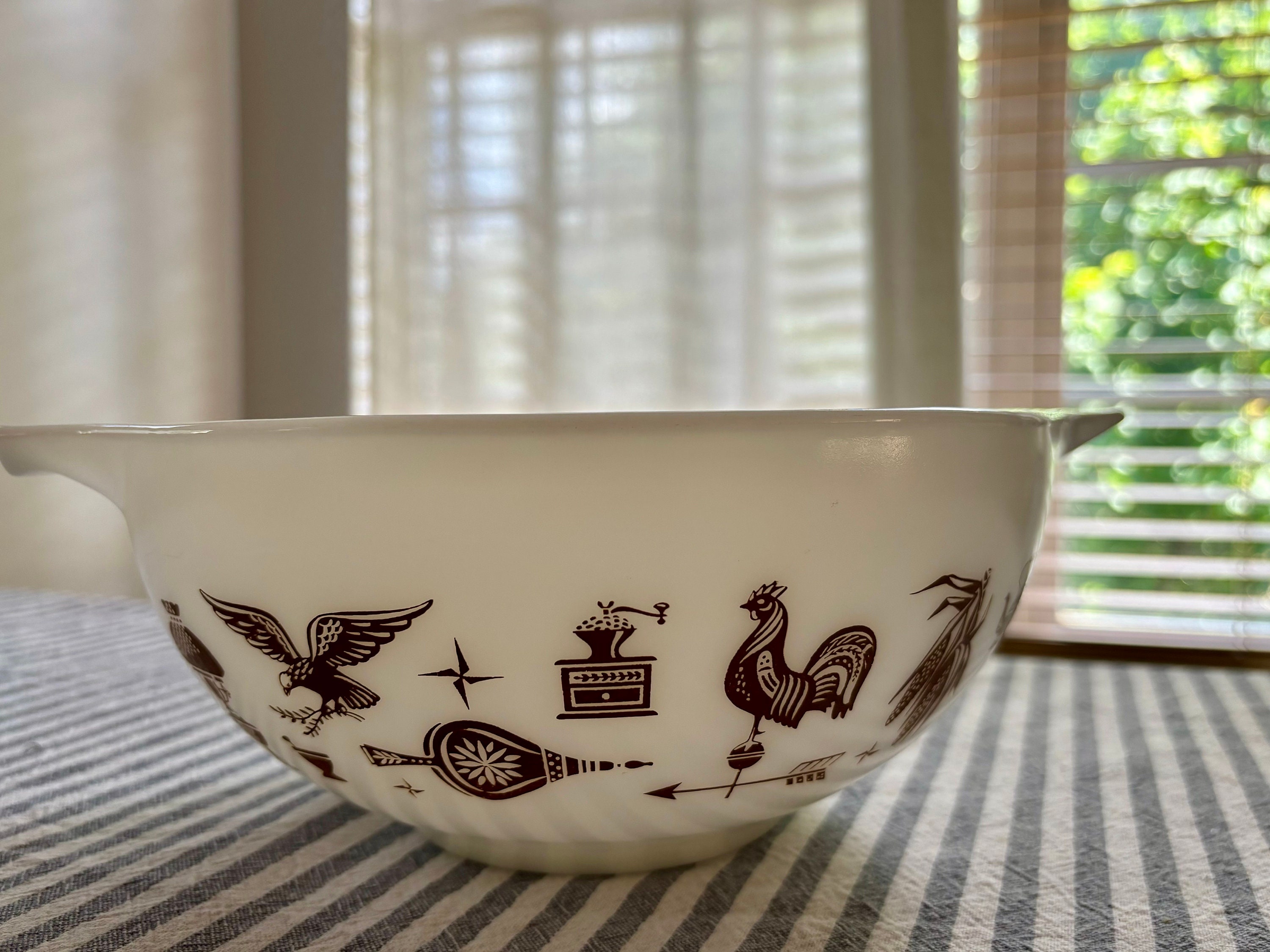 Vintage Pyrex, Early American Cinderella Nesting Bowl, Size 443