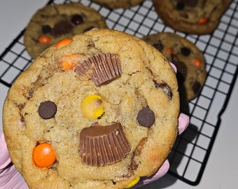 Peanut Butter Cup Cookies – Soft Chewy Homemade Cookies with Chocolate & Peanut Butter, Gourmet Dessert Gift Box by FoxxiCookies