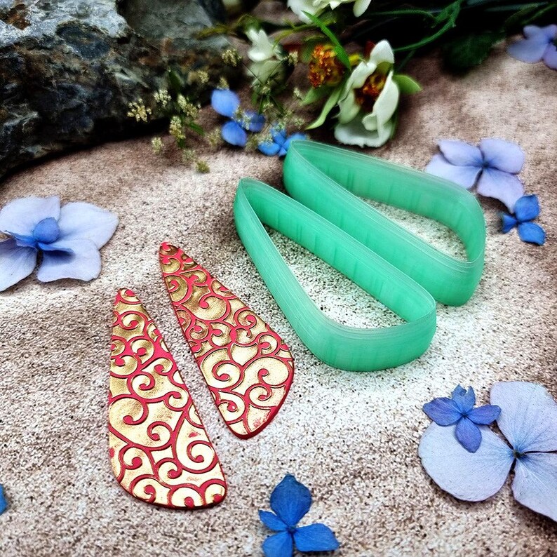 Emporte-pièces pour boucles d'oreilles en pâte polymère en forme de larme inclinée, paire n° 27 - 6 cm image 3