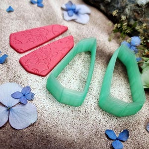 Breiter Keil-Ohrringausstecher aus Polymerclay, Paar Nr. 23 – 6 cm Bild 5