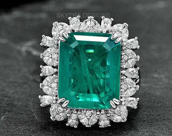 Vintage Emerald Green Halo 10k Gold Engagement Ring With Split Shank, Emerald Halo Cluster Ring, Luxurious Eco-Friendly 925/10k/14k/18k Ring