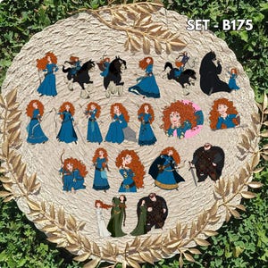 以下が含まれることがあります： さまざまなポーズや衣装の赤毛のキャラクターが登場する、漫画のキャラクター画像のコレクション。キャラクターは青いドレスを着て馬に乗っています。「SET - B175」というテキストが表示されています。