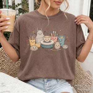 Pottery Artist Shirt, Ceramicist Graphic T-Shirt, Ceramics Artist Gift, Pottery Studio Clothes, Cute Pottery Saying, Ceramic Artist Tee