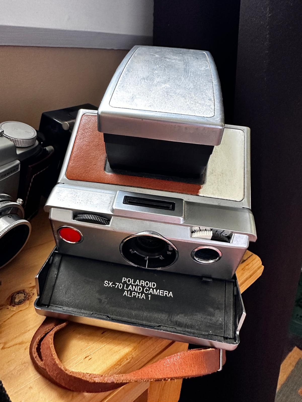 Polaroid Original SX-70 Land Camera