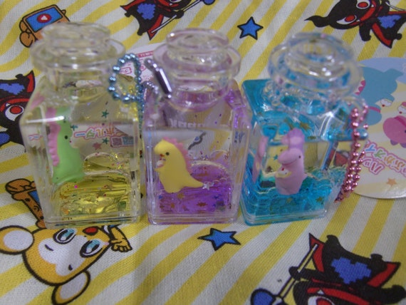 Dinosaur Glitter Oil Keychain: Japanese Crane Game Charm