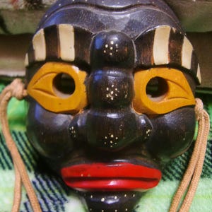 Korean Traditional Folk Art hand-carved  painted wooden face mask, Korean culture craftsmanship. artifact handcrafted Cool Art