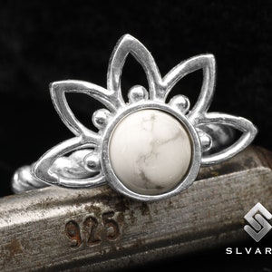 Natural Howlite Lotus Anti-Tarnish 925 Sterling Healing Crystals Hippie Gemstone Silver Ring Feng Shui Women's Ring Personalized Gifts