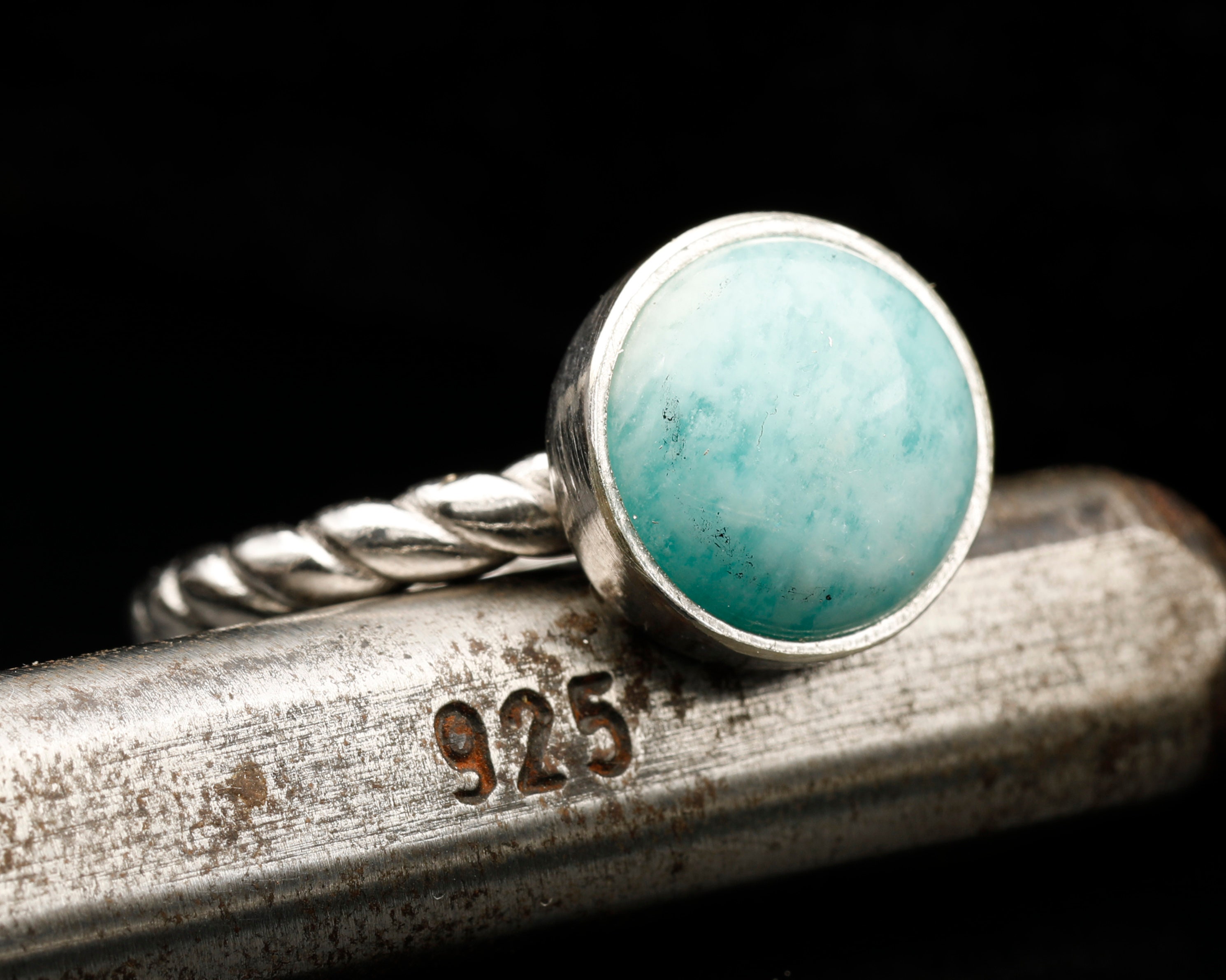 天然アマゾナイトクリスタルハンドメイドロープツイストリング変色防止